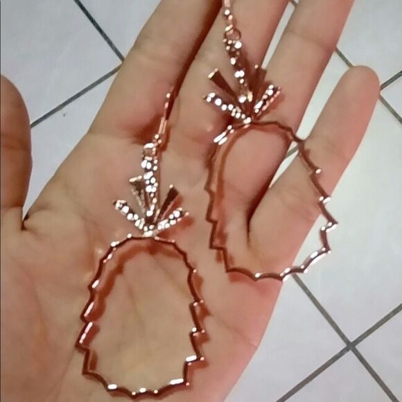 Gold Beloved & Fashionable Pineapple Earrings (J1) - Picture 4 of 4